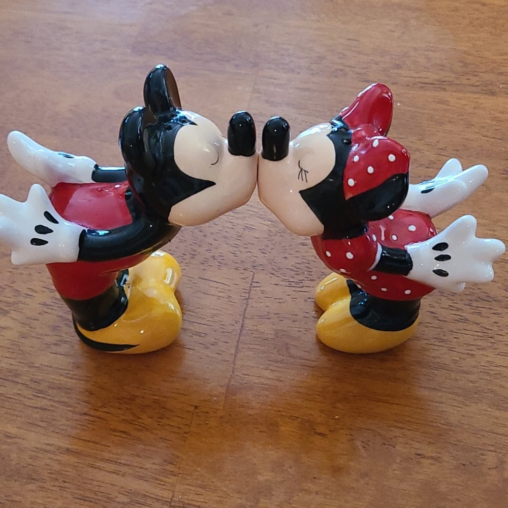 Mickey and Minnie salt and pepper shakers
